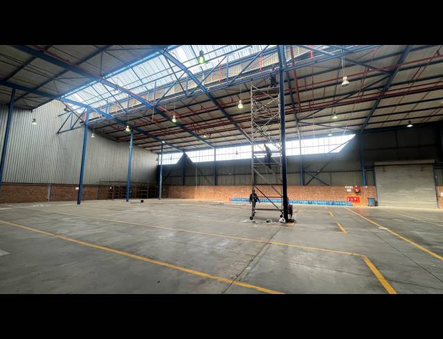 4,338M² WAREHOUSE TO LET IN SPARTAN